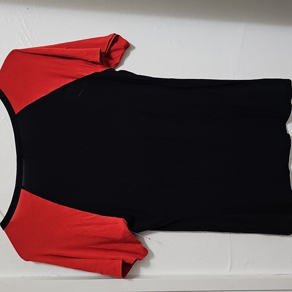 Harley-Davidson Women's Black and Red Short Sleeve Tee- Sz Med - Picture 2 of 3